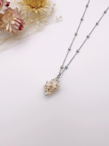 Wholesaler H&T Bijoux - Stainless steel necklace with shell.