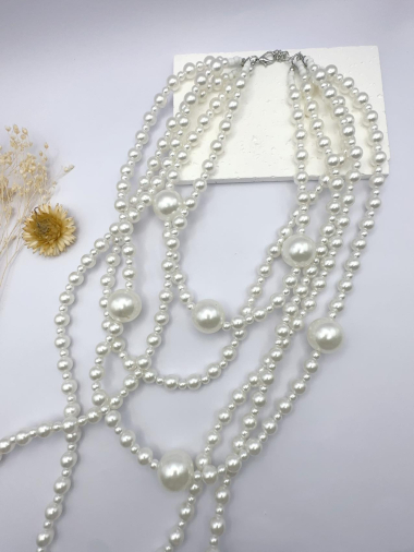 Grossiste H&T Bijoux - Collier perle plastique.