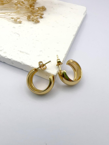 Wholesaler H&T Bijoux - Mini stainless steel hoop earrings.