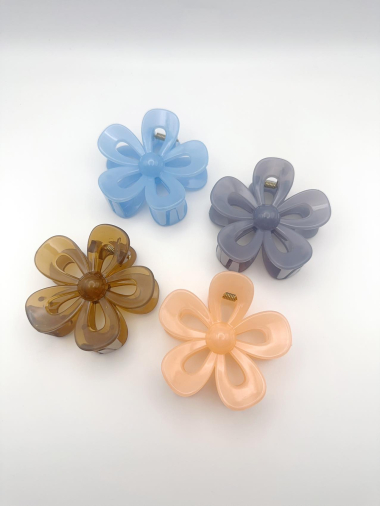 Wholesaler H&T Bijoux - Plastic flower hair clip.