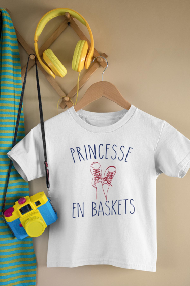 Grossiste I.A.L.D FRANCE - T-shirt Fille | Princesse en basket 2
