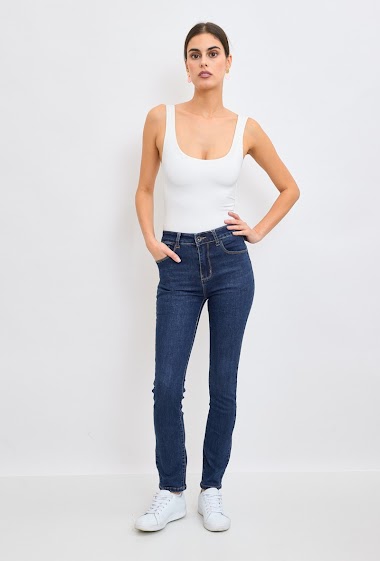 Push-up straight jeans