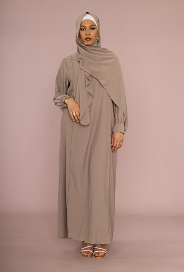 Grossiste IDEAL OUTFIT - Robe abaya en soie de Médine couture d'orée avec écharpe