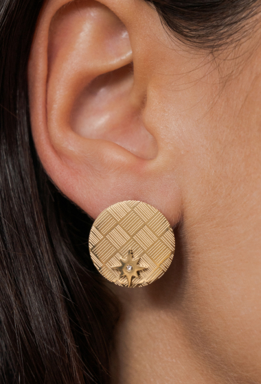Wholesaler Ikita Paris - Bullet earrings - round piece with checkerboard effect, star, rhinestones
