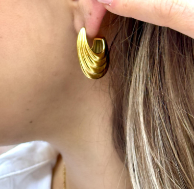 Großhändler Les Précieuses - Paar goldfarbene Ply-Ohrringe aus Edelstahl