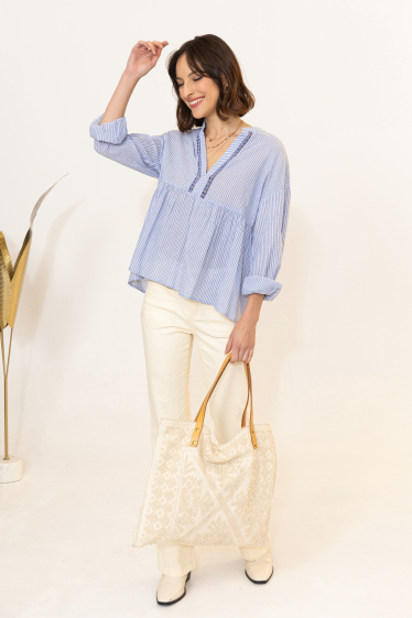 Wholesaler Inspiration Studio - striped blouse with Tunisian collar