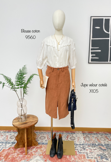 Wholesalers Inspiration Studio - 3/4 sleeve blouse in Viscose and Linen