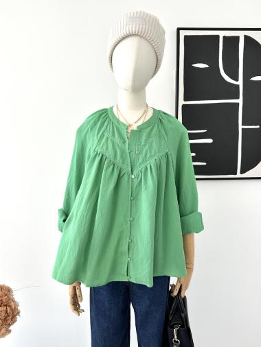 Wholesaler Inspiration Studio - Slightly puff sleeve blouse with openwork detail