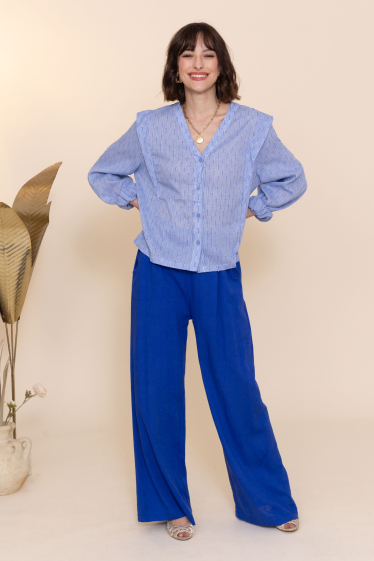 Wholesaler Inspiration Studio - Long sleeve ruffled blouse