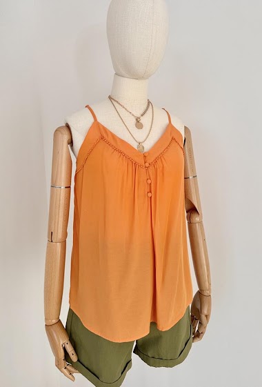 Wholesalers Inspiration Studio - Camisole with pompoms with thin adjustable straps and buttons at the front.