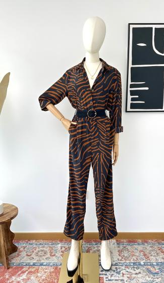 Wholesaler Inspiration Studio - Long-sleeved jumpsuit with animal print.