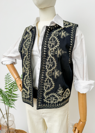 Wholesaler Inspiration Studio - Short vest embroidered with sequins
