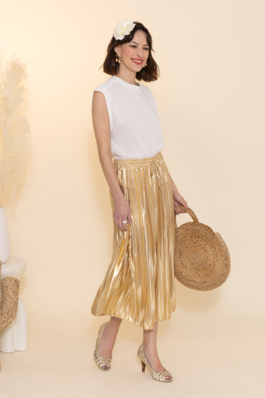 Wholesaler Inspiration Studio - long gold pleated skirt.
