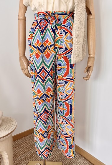 Wholesalers Inspiration Studio - Flowing printed pants with two side pockets.