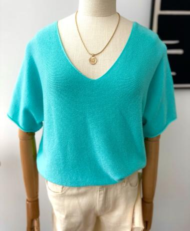Wholesaler Inspiration Studio - Basic V-neck sweater with short sleeves