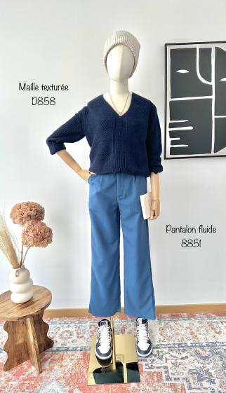 Grossiste Inspiration Studio - Pull col v manches longues coupe oversize.