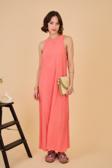 Wholesaler Inspiration Studio - Sleeveless linen blend dress with front slit.