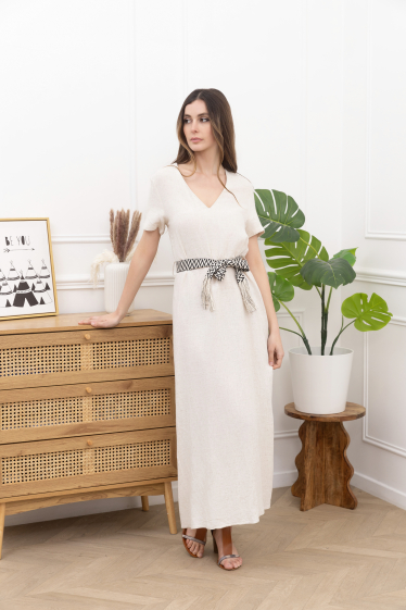 Wholesaler Inspiration Studio - Linen blend dress with v-neck and short sleeves.