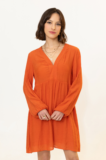 Wholesaler Inspiration Studio - Short flared dress, v-neck, long sleeves.