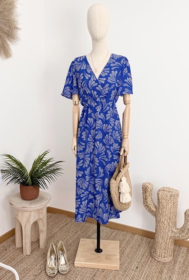 Wholesaler Inspiration Studio - Long floral print kimono dress with side slit.