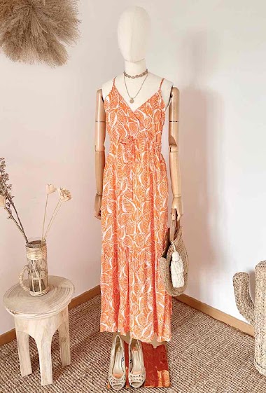 Wholesalers Inspiration Studio - Long viscose dress with fine adjustable straps and lined in cotton.