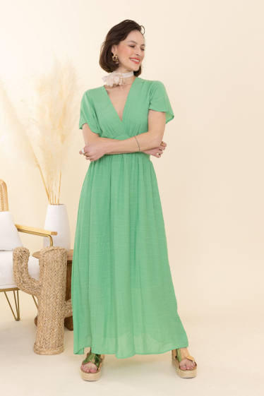 Wholesaler Inspiration Studio - Long flowing viscose dress with side slit.