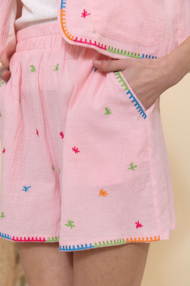 Großhändler Inspiration Studio - Shorts mit Tasche aus Baumwolle mit gesticktem Muster.