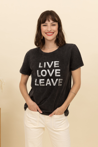 Grossiste Inspiration Studio - T-shirt Effet Délavé avec Sérigraphie Lurex Argentée "LIVE LOVE LEAVE"