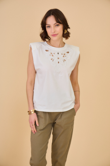 Wholesaler Inspiration Studio - Sleeveless t-shirt with shoulder pad and openwork pattern