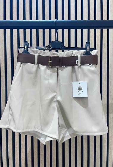 Wholesaler Insta girl - Faux leather shorts with belt