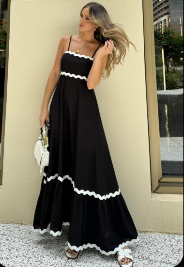 Großhändler ISSYMA - Langes Kleid mit Wellenkantendetails