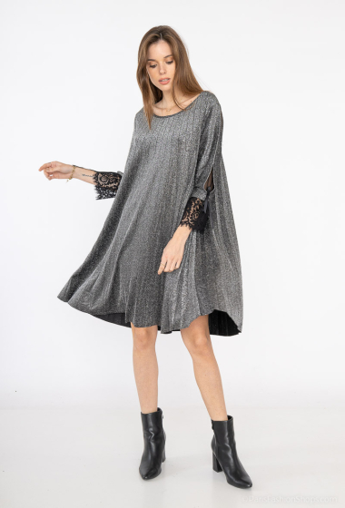Wholesaler ISSYMA - Shiny pleated lace dress