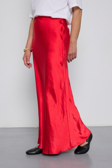 Wholesaler JCL Paris - Flared red satin maxi skirt