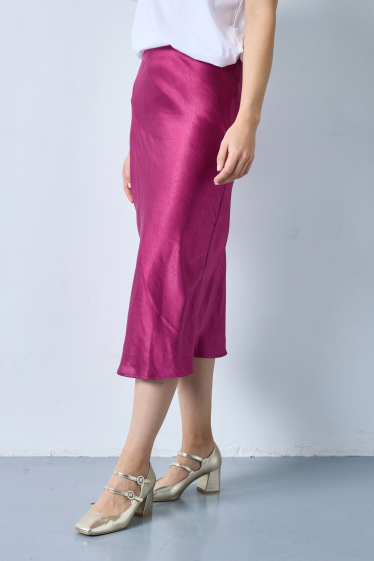 Wholesaler JCL Paris - Midi skirt in vibrant fuchsia satin