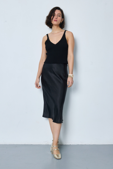 Wholesaler JCL Paris - Black satin midi skirt with zip fastening