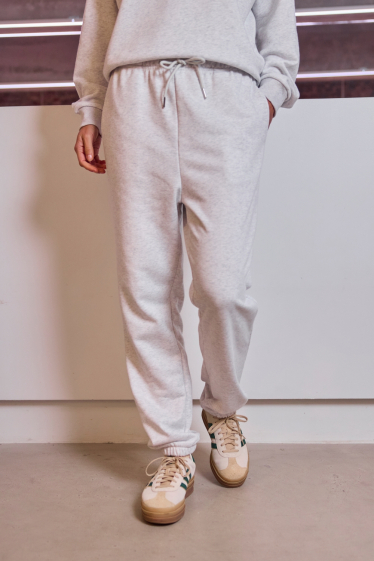 Grossiste JCL Paris - Pantalon de jogging en tissu gris chiné, coupe décontractée