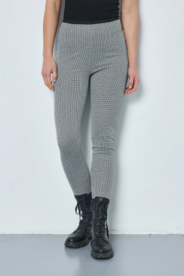 Wholesaler JCL Paris - Houndstooth-patterned fitted legging pants with elegant cut