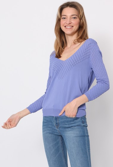 Wholesaler JCL Paris - Textured knit sweater, tight and elastic material, V-neck