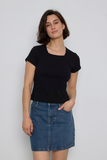 Grossiste JCL Paris - T-shirt noir à col carré cotelé