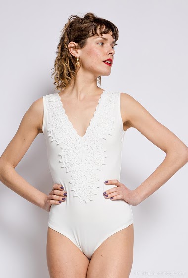 Wholesalers J&H Fashion - Body with lace