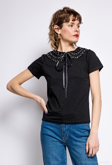 Großhändler J&H Fashion - Baumwoll-T-Shirt mit strassbesetztem Peter-Pan-Kragen