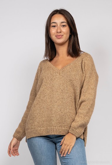 Wholesaler J&L - V-neck knit sweater