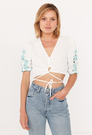 Wholesaler Jolio & Co - Embroidered sleeves blouse