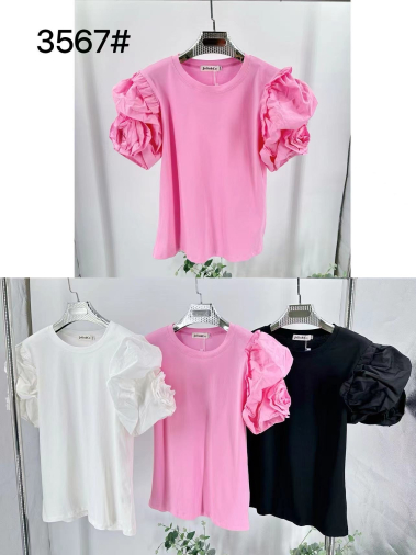 Wholesaler Jolio & Co - T-shirt with large flower on the sleeves
