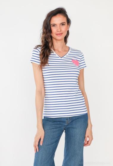 Wholesaler Jolio & Co - Heart-embroidered striped T-shirt