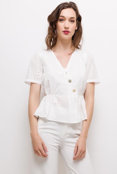 Großhändler Jöwell - Embroidered and perforated blouse