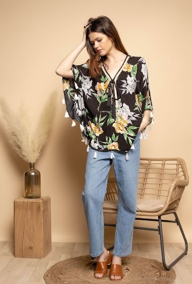 Wholesaler Jöwell - Tropical printed blouse with tassels