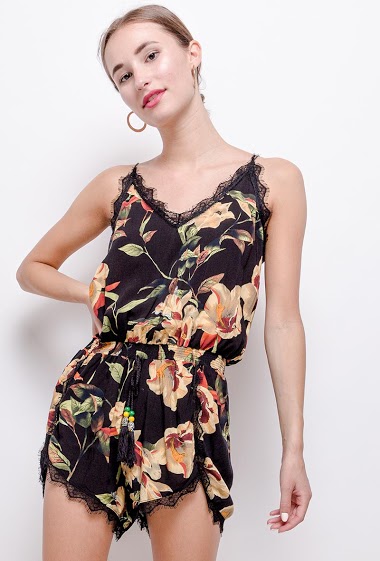Wholesaler Jöwell - Floral playsuit with lace
