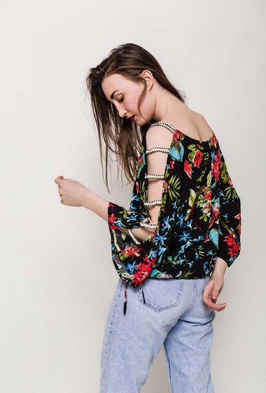 Wholesaler Jöwell - Printed top with cut-out sleeves