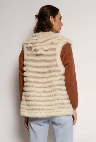 Wholesaler JULIET'S&CO - Sleeveless jacket in real fur